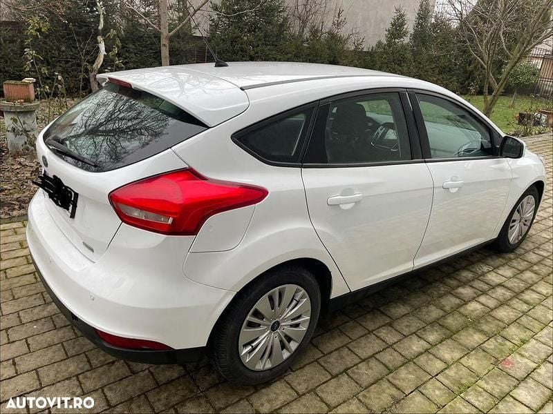Culoarealb Second-hand 2017 Ford Focus Trend Hatchback | 6.600 EUR (Preț bun) - Imagine 1/4