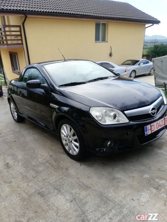Second-hand Opel Tigra 80 CP (58 kW) 2006 Negru Cabrio