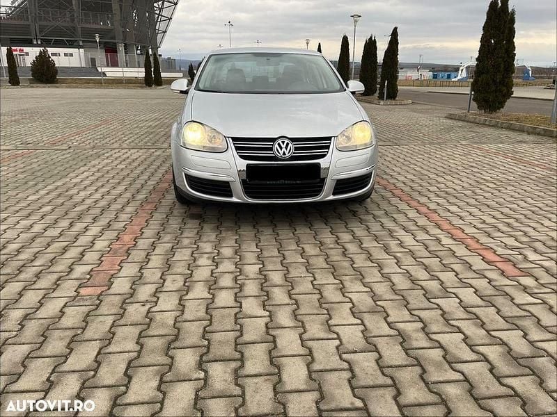 Second-hand VW Jetta Comfortline 105 CP (77 kW) 2008 Culoaregri Berlinǎ