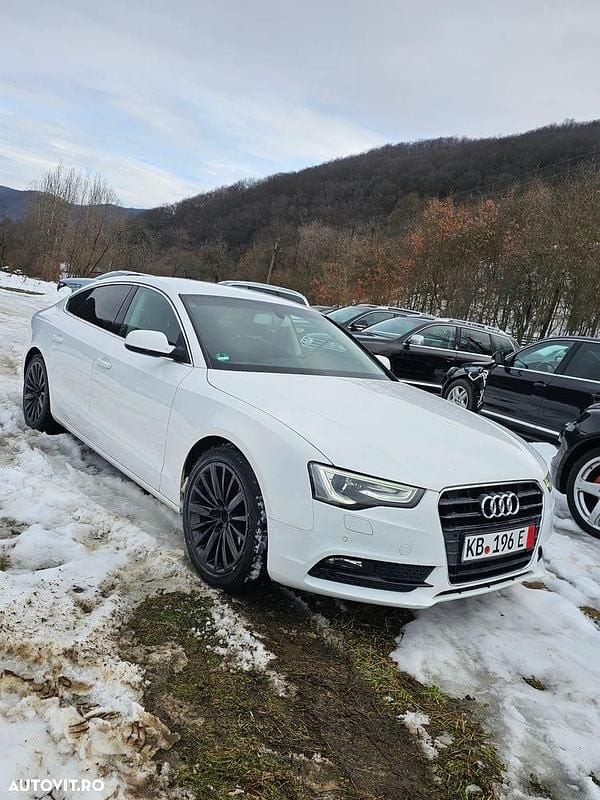 Culoarealb Second-hand 2012 Audi A5 Berlinǎ | 8.999 EUR (Preț OK) - Imagine 1/4