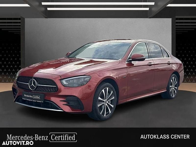 Second-hand Mercedes E300 AMG line 306 CP (225 kW) 2021 Culoarerosu Berlinǎ