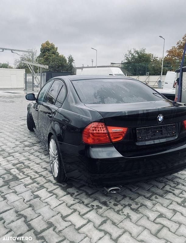 Second-hand BMW 318 Sport Line 143 CP (105 kW) 2009 Culoarenegru Berlinǎ