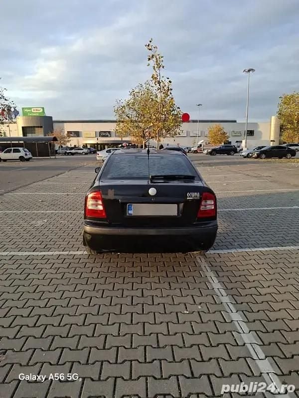 Negru Utilizat 2008 Skoda Octavia Tour Berlinǎ | 3.500 EUR (Puțin scump) - Imagine 1/4