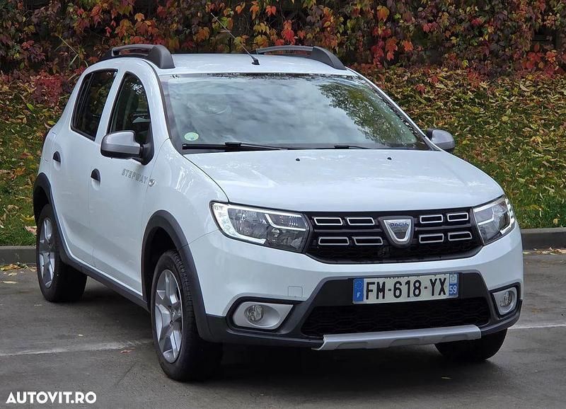 Alb Utilizat 2020 Dacia Sandero Prestige Hatchback | 8.990 EUR (Preț OK) - Imagine 1/4
