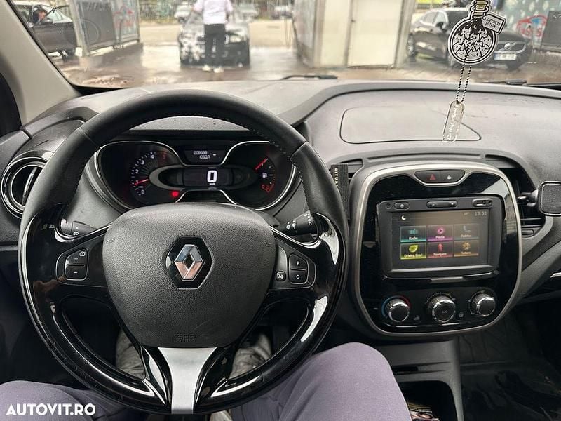 Culoareargint Utilizat 2016 Renault Captur Authentique SUV | 7.500 EUR (Preț bun) - Imagine 1/4