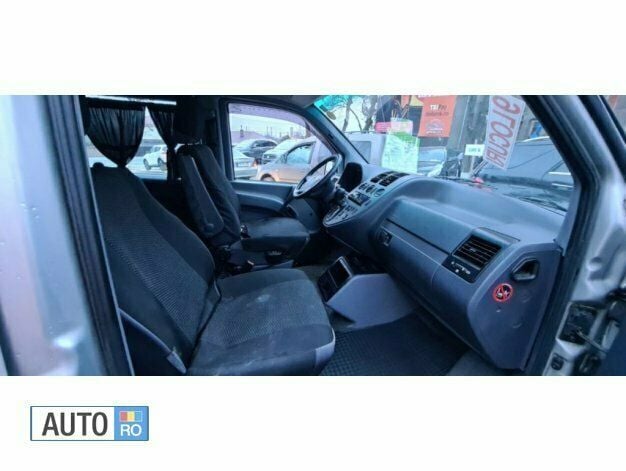 Second-hand Mercedes Vito 122 CP (89 kW) 2003 Argintiu Van