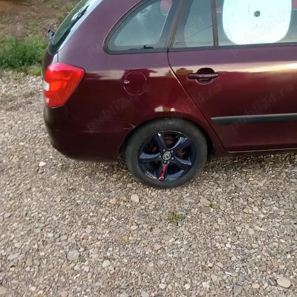 Utilizat 2011 Skoda Fabia Hatchback | 2.800 EUR (Preț OK) - Imagine 1/4