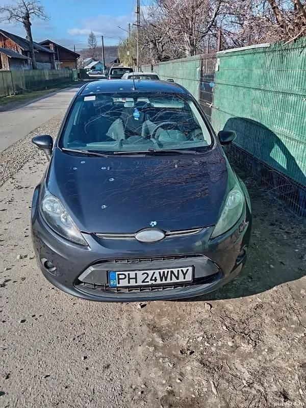 Utilizat 2010 Ford Fiesta Berlinǎ | 2.400 EUR (Preț bun) - Imagine 1/4