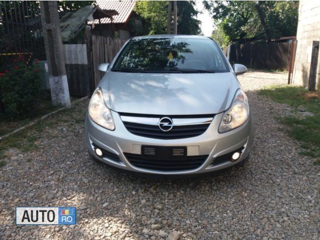 Gri Utilizat 2007 Opel Corsa Hatchback | 3.100 EUR (Preț OK) - Imagine 1/4