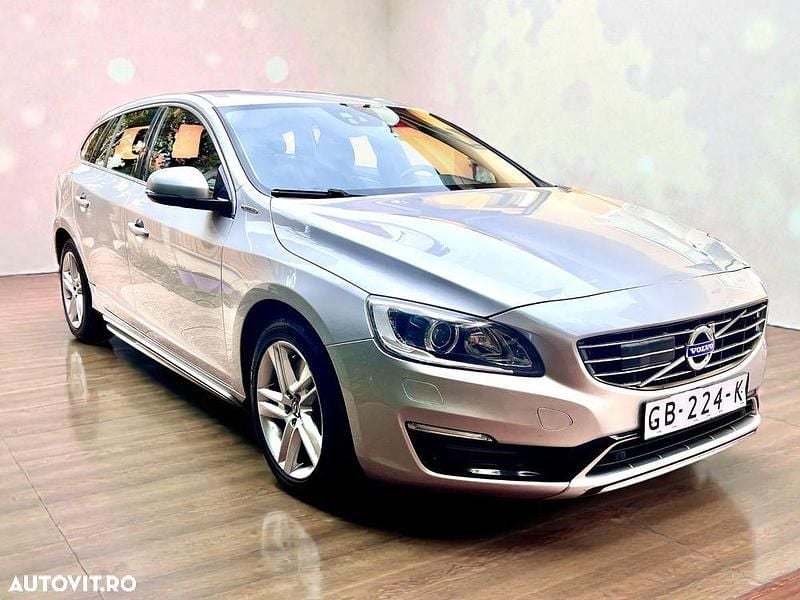 Second-hand Volvo V60 Momentum 280 CP (205 kW) 2015 Culoareargint Break