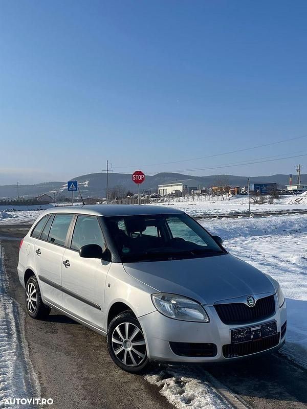 Culoaregri Second-hand 2010 Skoda Fabia Classic Break | 1.999 EUR (Preț OK) - Imagine 1/4