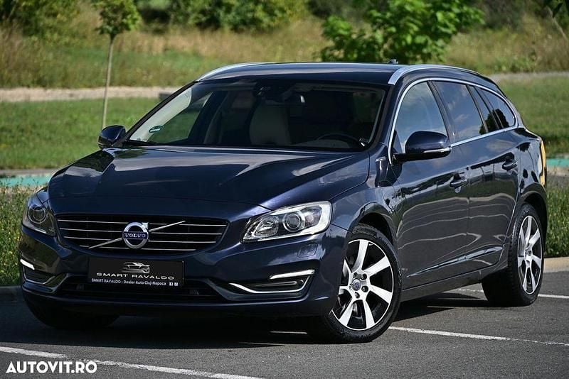 Culoarealbastru Utilizat 2013 Volvo V60 Summum Break | 9.200 EUR (Preț OK) - Imagine 1/4