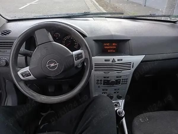 Utilizat 2009 Opel Astra GTC Hatchback | 2.900 EUR (Preț OK) - Imagine 1/4