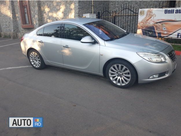 Argintiu Utilizat 2010 Opel Insignia Berlinǎ | 5.900 EUR (Scump) - Imagine 1/2