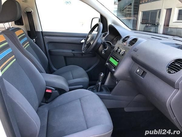 Second-hand VW Caddy 115 CP (84 kW) 2013 Alb Monovolum