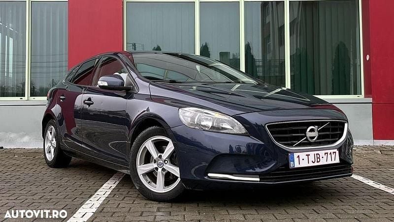 Second-hand Volvo V40 120 CP (88 kW) 2014 Culoarealbastru Hatchback