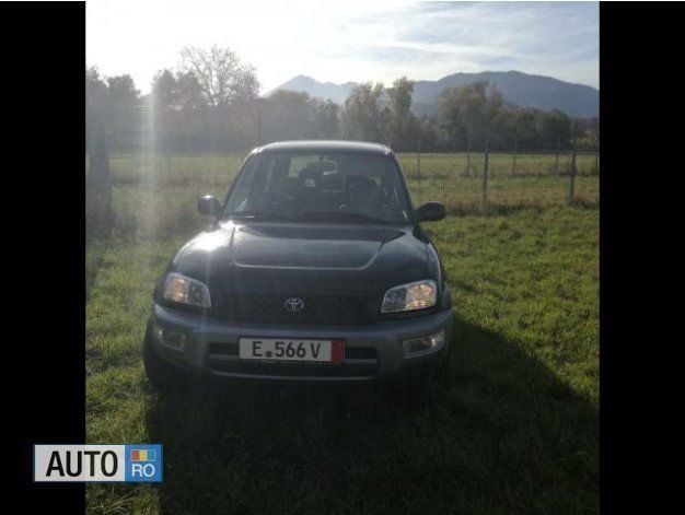 Second-hand Toyota RAV4 129 CP (94 kW) 2000 Negru SUV