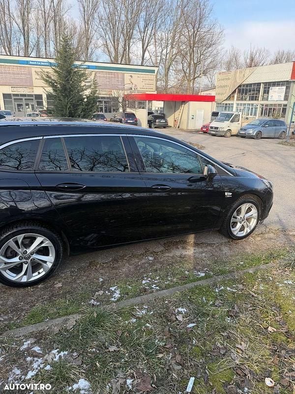 Second-hand Opel Astra Business 136 CP (100 kW) 2017 Culoarenegru Break