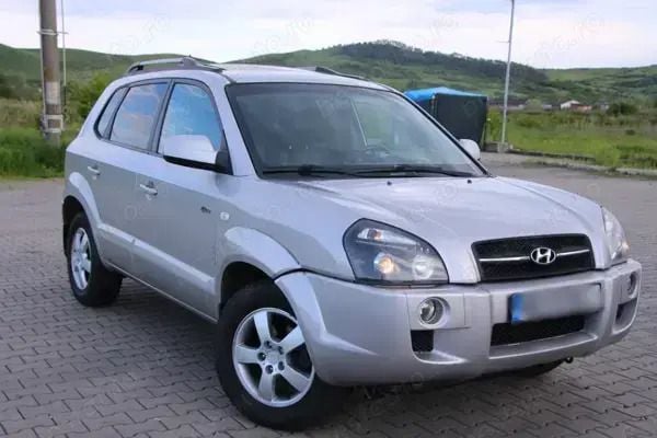 Argintiu Utilizat 2007 Hyundai Tucson SUV | 4.250 EUR (Preț OK) - Imagine 1/4