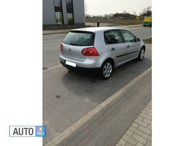 Second-hand VW Golf IV 116 CP (85 kW) 2004 Argintiu Hatchback