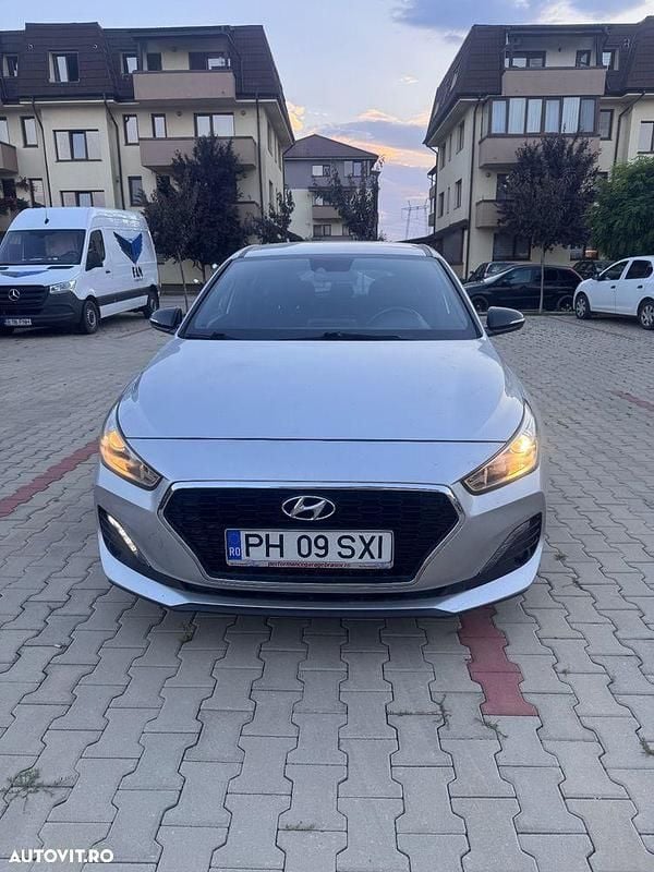 Culoareargint Utilizat 2018 Hyundai i30 Break | 8.000 EUR (Preț OK) - Imagine 1/4