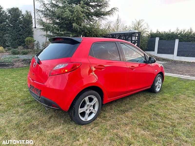 Second-hand Mazda 2 85 CP (62 kW) 2014 Culoarerosu