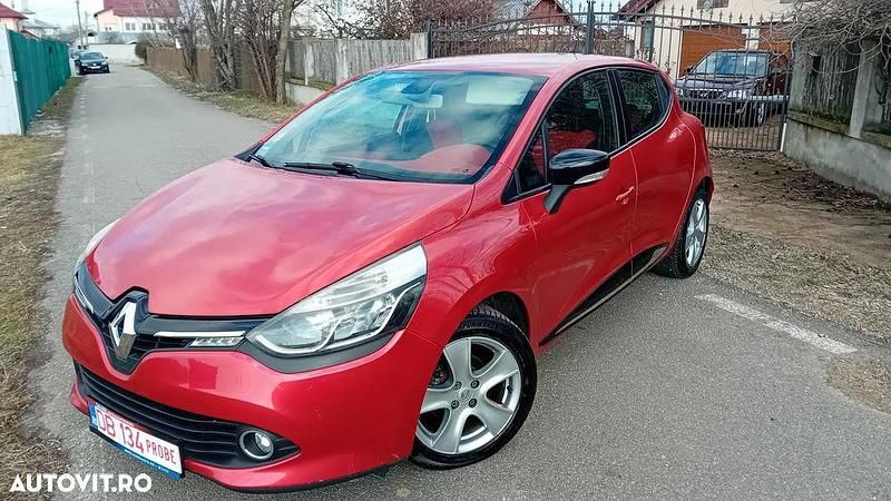 Culoarerosu Utilizat 2012 Renault Clio IV Dynamique Hatchback | 4.650 EUR (Preț OK) - Imagine 1/4