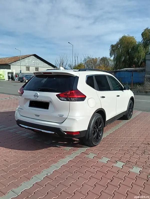 Alb Utilizat 2020 Nissan X-Trail SUV | 22.500 EUR (Scump) - Imagine 1/4