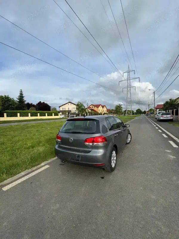 Gri Utilizat 2013 VW Golf VI Hatchback | 7.800 EUR (Puțin scump) - Imagine 1/4