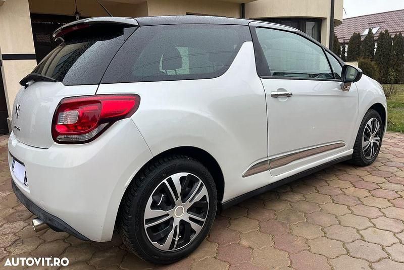 Second-hand Citroën DS3 So Chic 92 CP (67 kW) 2011 Culoarealb Hatchback