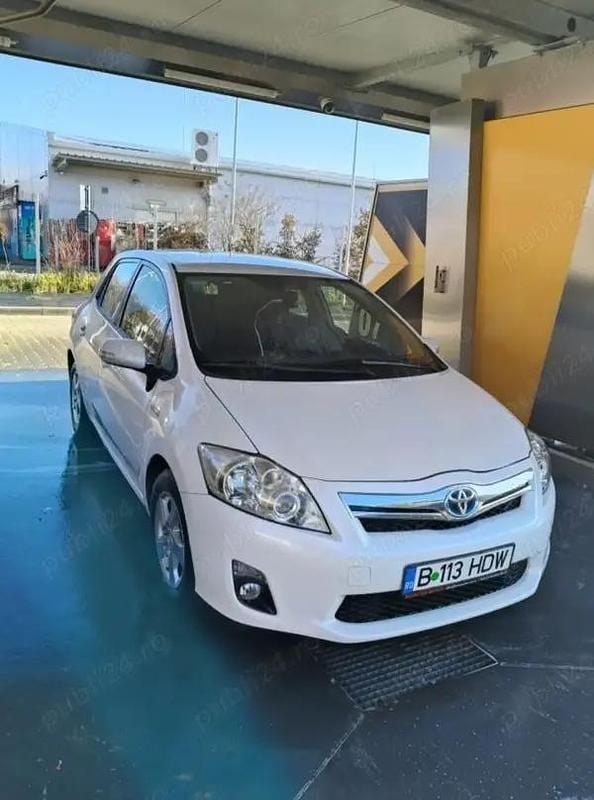 Utilizat 2012 Toyota Auris Hybrid Hatchback | 6.100 EUR (Preț bun) - Imagine 1/4