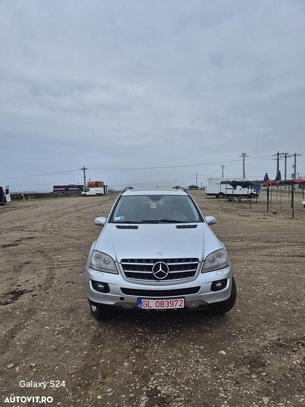 Second-hand Mercedes ML320 224 CP (164 kW) 2007 Culoareargint SUV