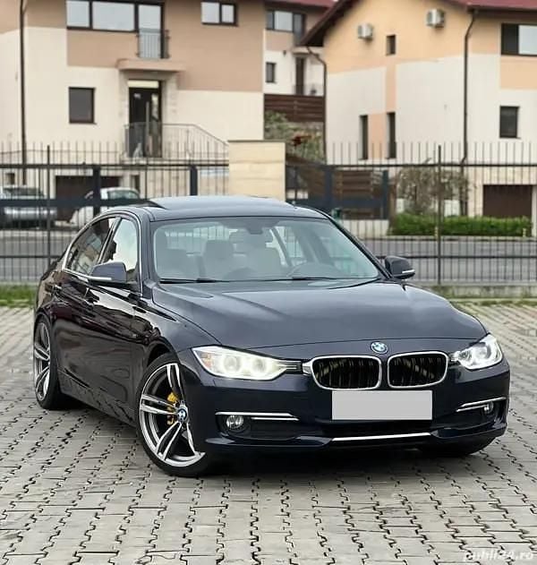 Second-hand BMW 320 184 CP (135 kW) 2012 Albastru Berlinǎ