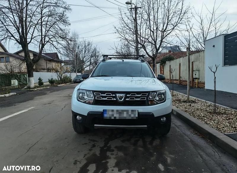 Culoarealb Utilizat 2015 Dacia Duster Lauréate SUV | 9.050 EUR (Puțin scump) - Imagine 1/4