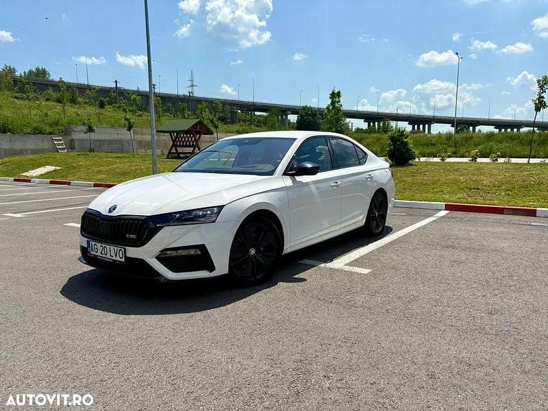 Alb Utilizat 2021 Skoda Octavia RS Berlinǎ | 19.900 EUR (Preț bun) - Imagine 1/4
