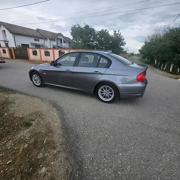 Utilizat 2012 BMW 318 Berlinǎ | 5.990 EUR (Super Preț) - Imagine 1/4