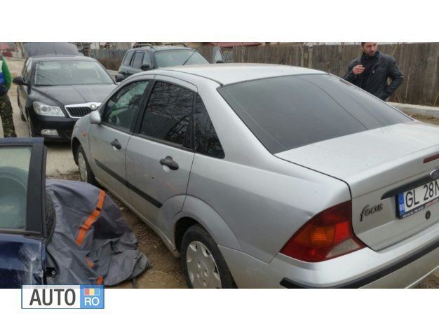 Second-hand Ford Focus 101 CP (74 kW) 2004 Berlinǎ