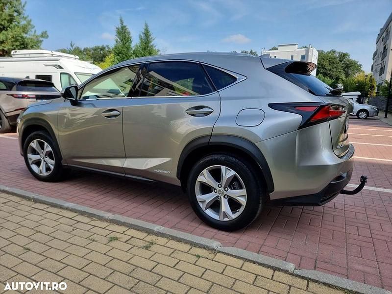 Second-hand Lexus NX300 Luxury Line 238 CP (175 kW) 2016 Culoaregri SUV