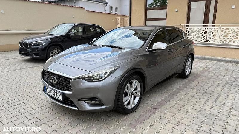 Culoaregri Utilizat 2016 Infiniti Q30 Premium Hatchback | 12.500 EUR - Imagine 1/4