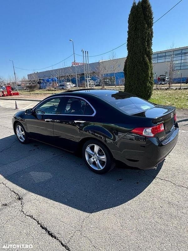 Culoarenegru Second-hand 2009 Honda Accord Berlinǎ | 6.700 EUR - Imagine 1/4