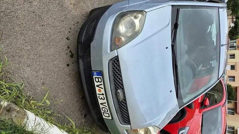 Utilizat 2007 Ford Fiesta Hatchback | 1.800 EUR (Preț OK) - Imagine 1/4