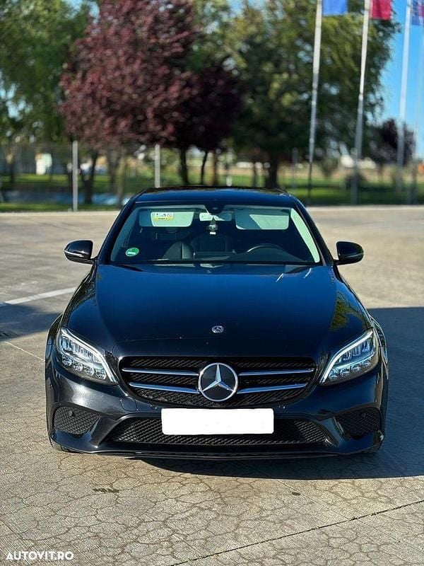 Second-hand Mercedes C200 Avantgarde 150 CP (110 kW) 2019 Culoarenegru Berlinǎ