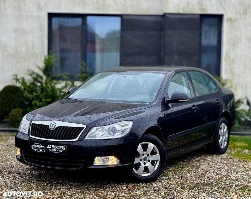 Culoarenegru Utilizat 2012 Skoda Octavia Family Berlinǎ | 5.500 EUR (Preț OK) - Imagine 1/4