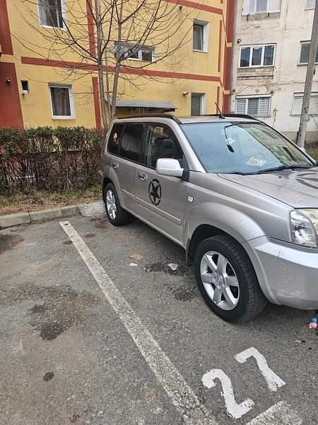 Utilizat 2005 Nissan X-Trail SUV | 2.500 EUR (Preț OK) - Imagine 1/4