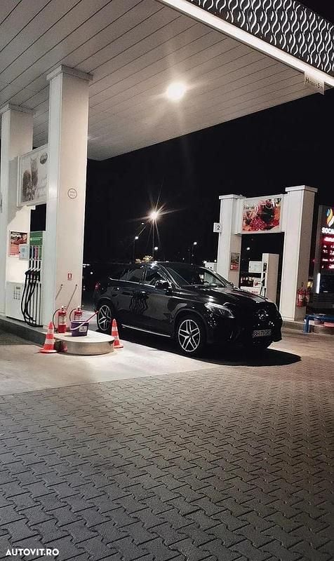 Culoarenegru Utilizat 2017 Mercedes GLE450 AMG Coupe | 40.999 EUR - Imagine 1/4