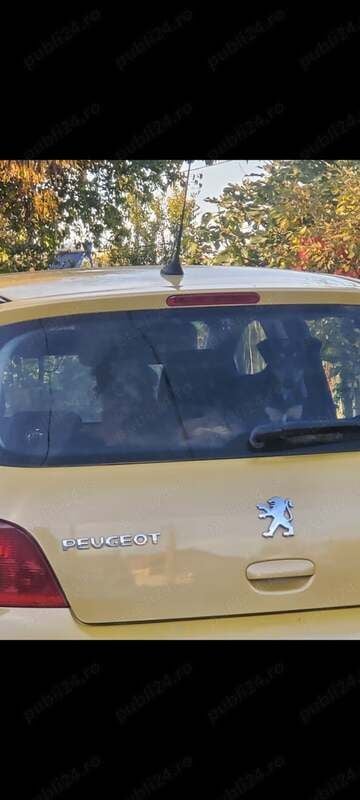 Utilizat 2002 Peugeot 307 Berlinǎ | 650 EUR (Preț bun) - Imagine 1/3