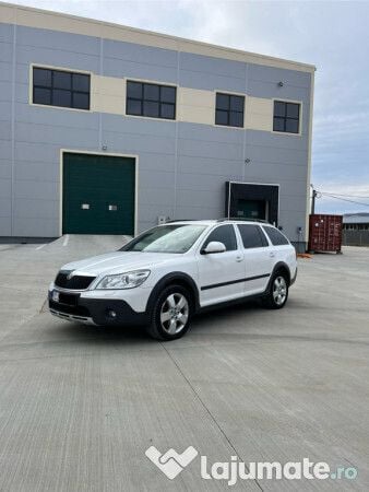 Alb Utilizat 2012 Skoda Octavia Scout Scout 4x4 Break | 5.950 EUR - Imagine 1/4