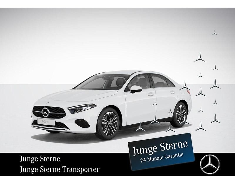 Utilizat 2023 Mercedes A250 | 27.899 EUR (Super Preț) - Imagine 1/1