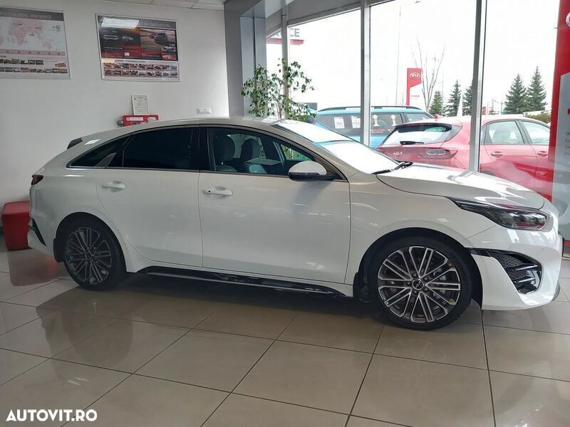 Alb Nouă 2024 Kia ProCeed GT-Line Hatchback | 30.990 EUR - Imagine 1/4