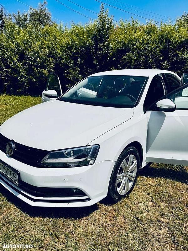 Alb Utilizat 2018 VW Jetta Trendline Berlinǎ | 8.800 EUR (Preț OK) - Imagine 1/4